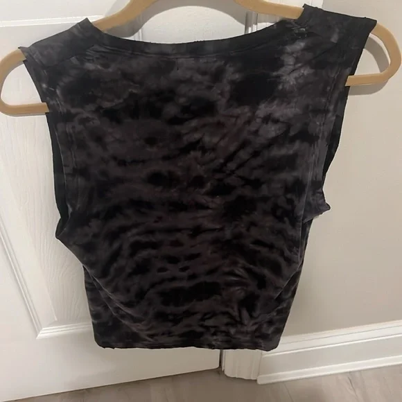 N: Philanthropy women’s shirt - Picture 3 of 3